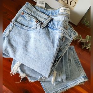 NWT Abercrombie Dad High Rise Button Front Distressed 29